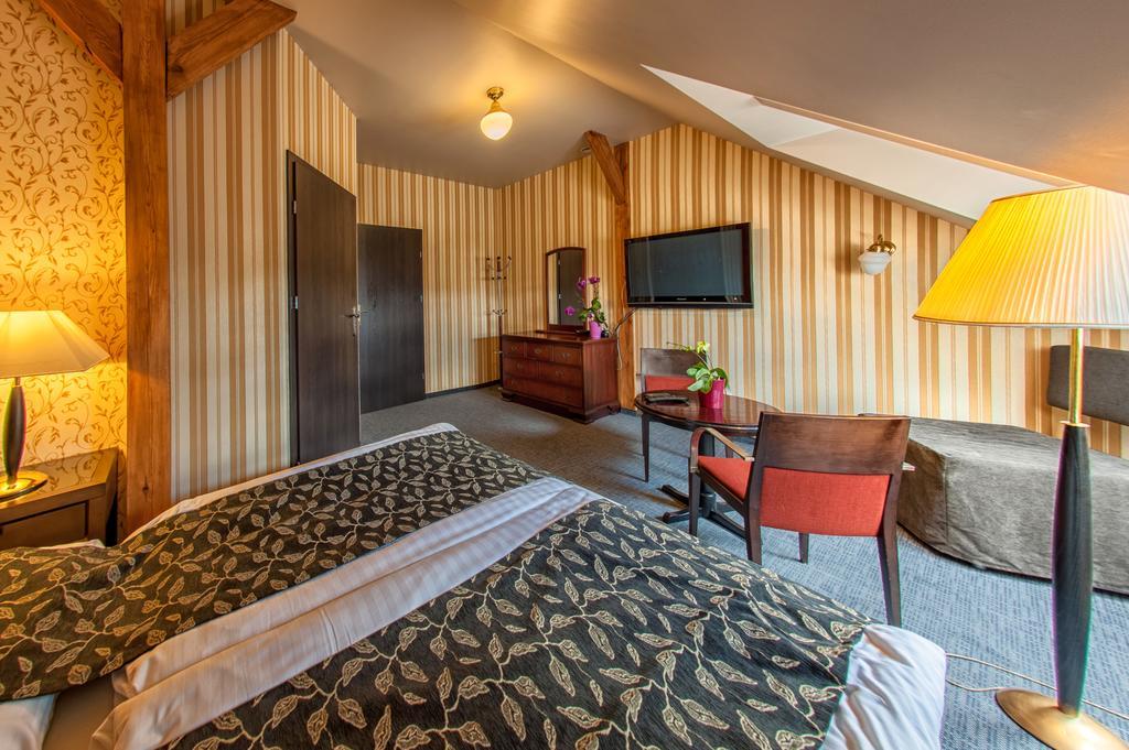 Arkadia Gosciniec-Klima,Parking,Ogrod Hotell Opole Exteriör bild